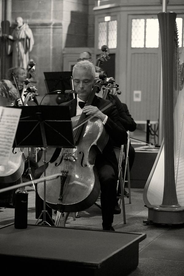 Concert "Ode à L'Europe" à Rennes - juin 2024 - Orchestre Ars Juvenis - 1ᵉʳ violoncelle - © Alexandre Texier
